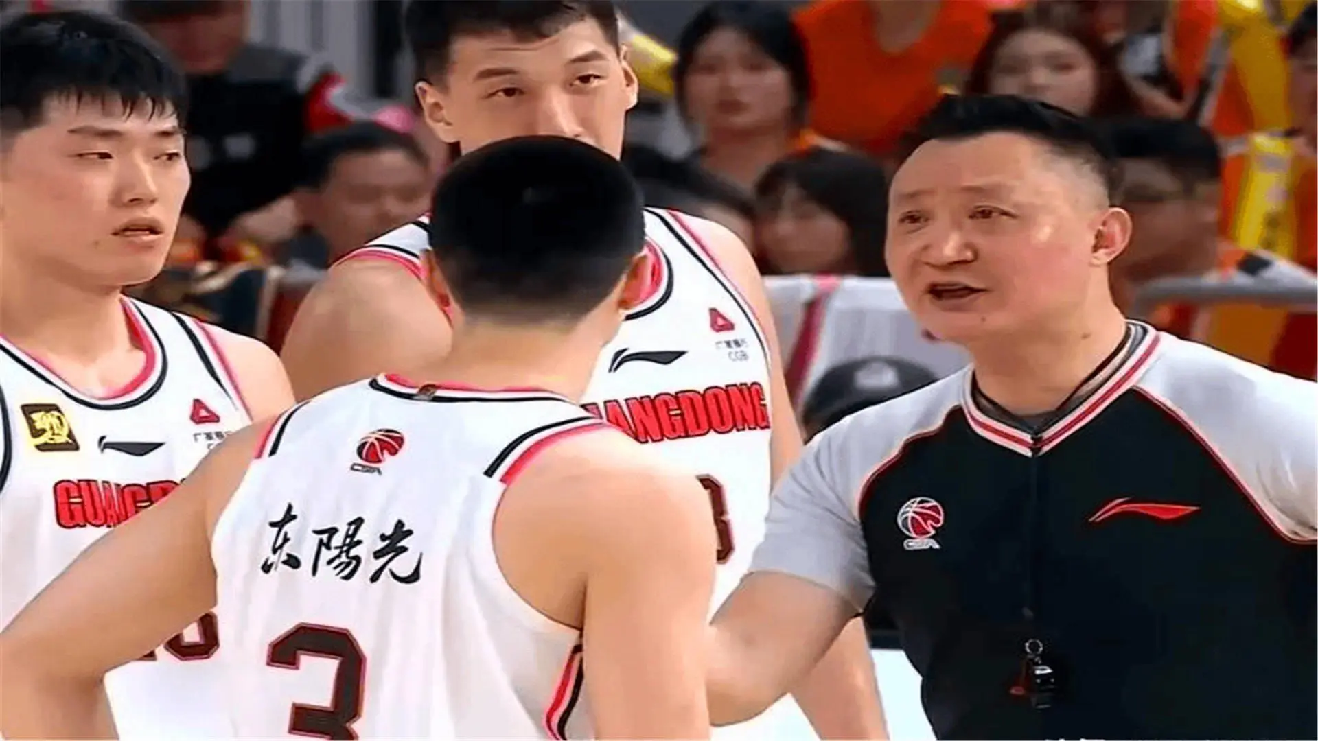 CBA季后赛15日启用外籍裁判 提升关键赛事判罚公正性