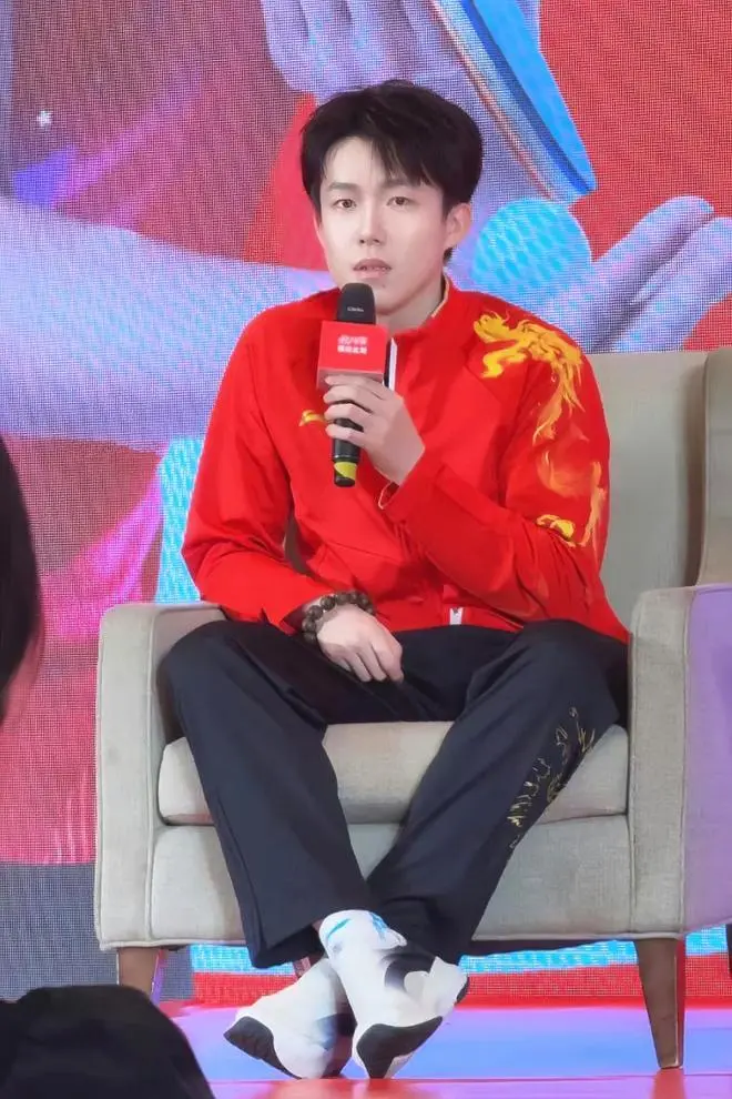 王楚钦一年内击败全部男单世界前十选手创下乒坛新纪录