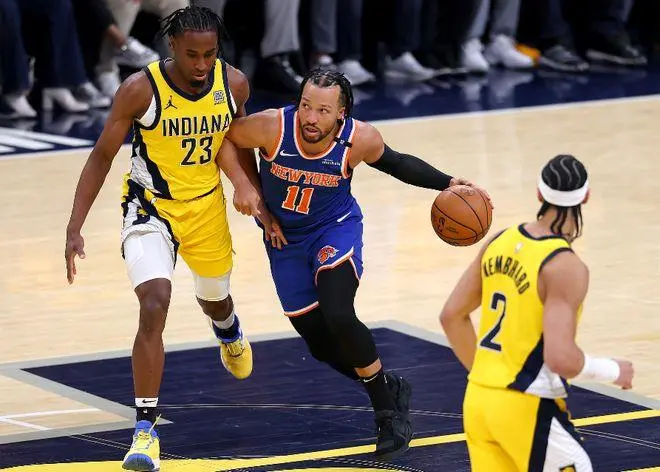 凯尔特人东决G3首节落后20分 塔图姆布朗状态低迷引热议