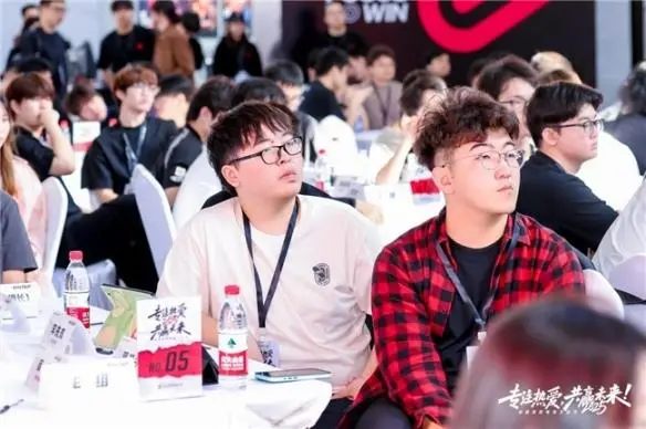 高校电竞社团发展面临资源不足与专业人才短缺问题