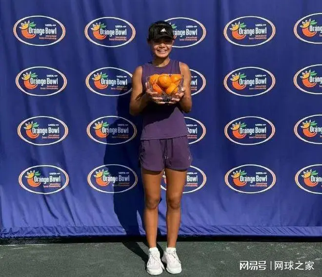 中国网球新星首夺大满贯青少年组冠军 老将张帅问鼎WTA年终赛双打